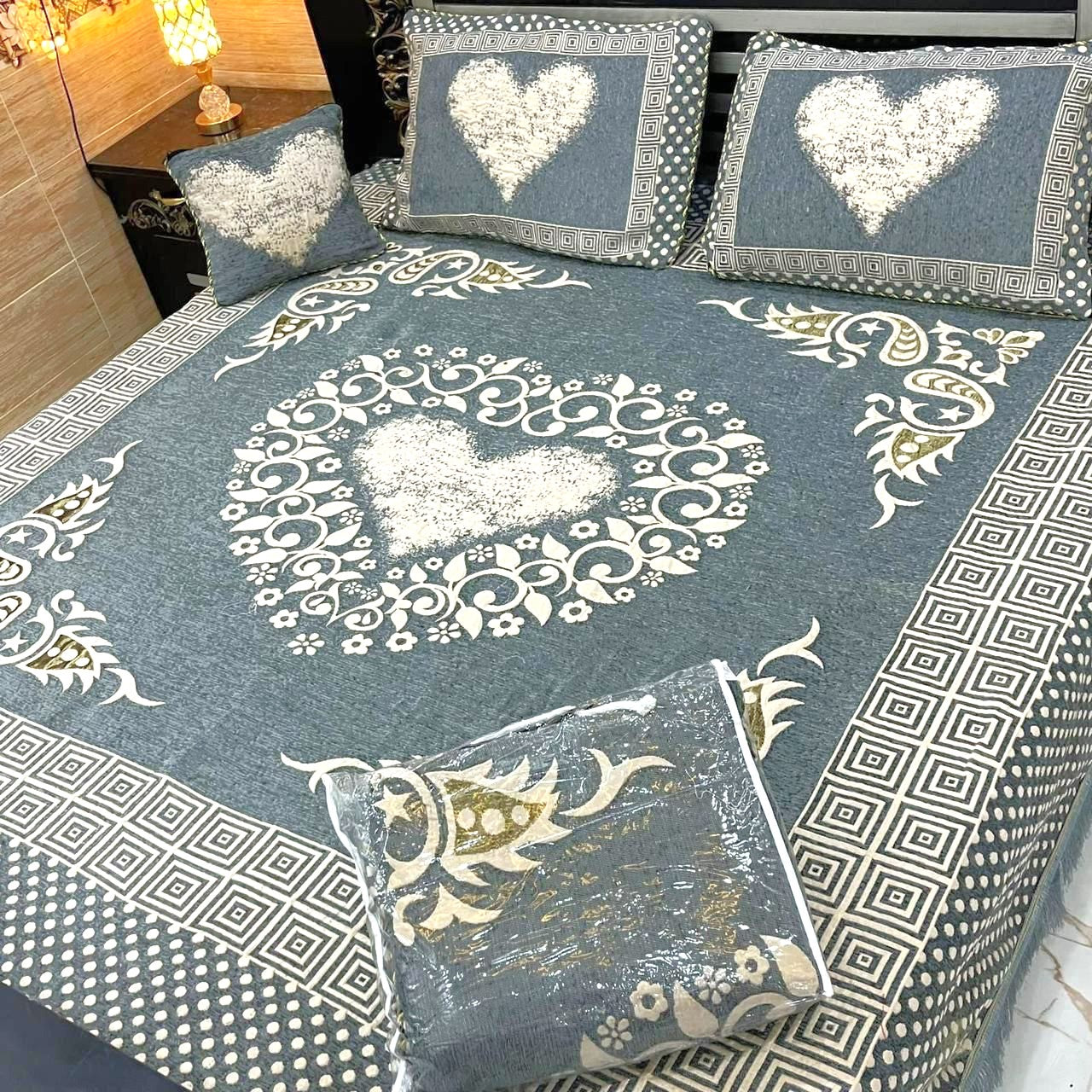 4PC Luxury Velvet Bedsheet Set - D14